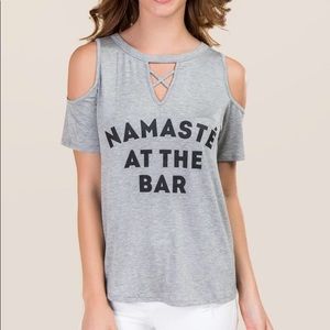 NAMASTE AT THE BAR COLD SHOULDER GRAPHIC TEE SZ M